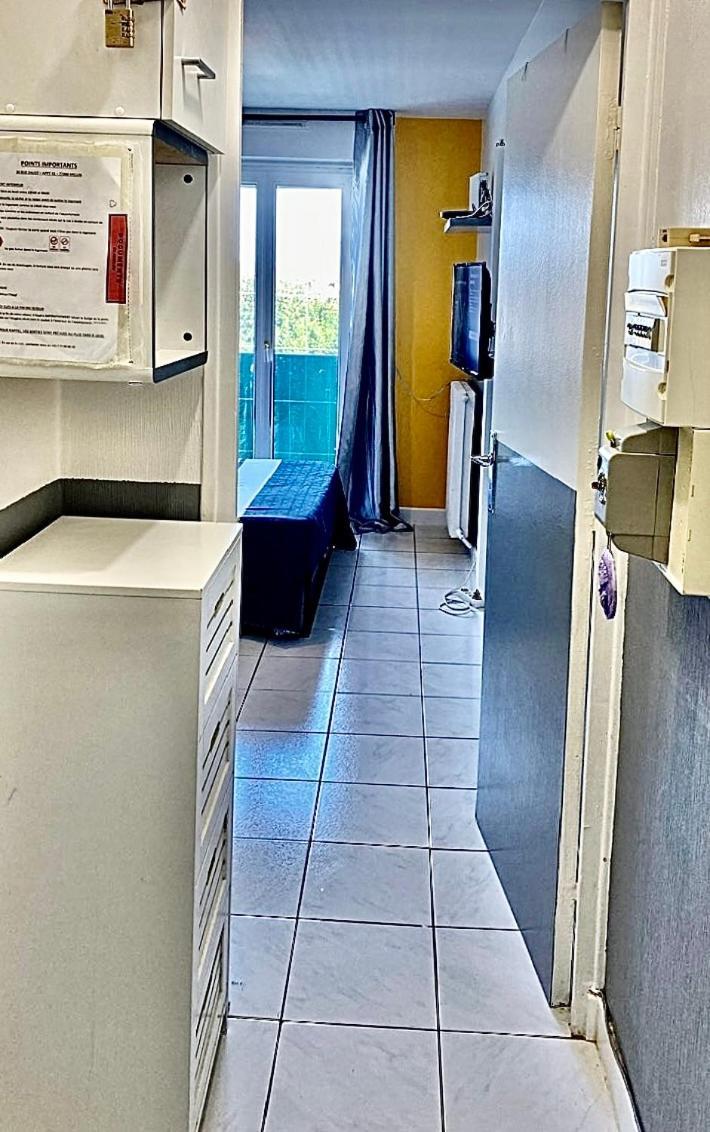 Appartement Proche Gare Et Centre Ville Melun Exterior foto