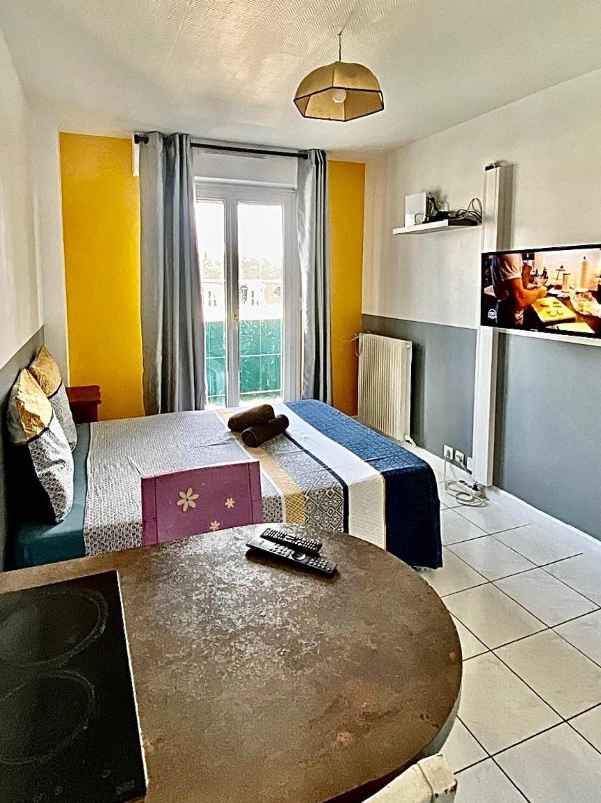 Appartement Proche Gare Et Centre Ville Melun Exterior foto